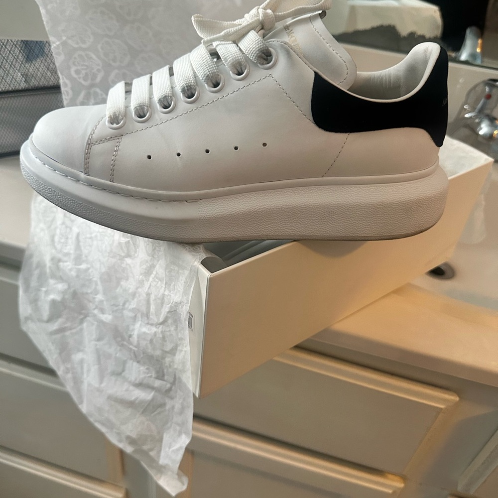 Alexander Mcqueen